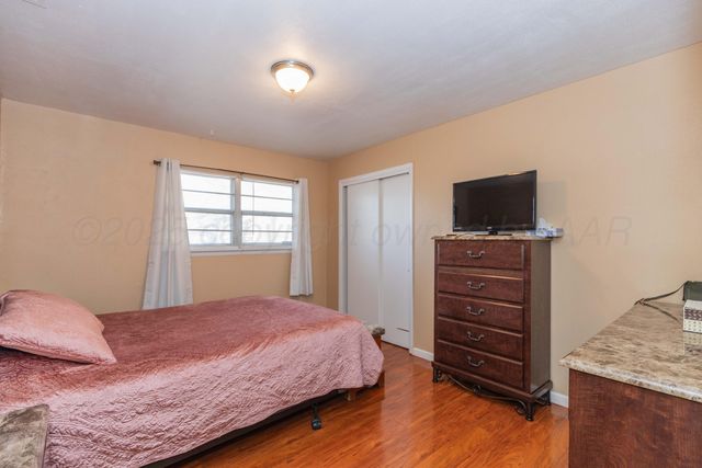 201 S Wall Street, Stratford, TX 79084