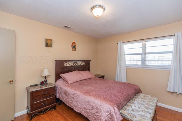 201 S Wall Street, Stratford, TX 79084