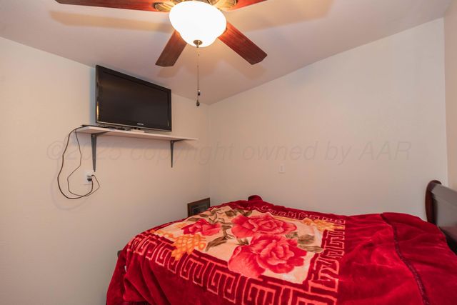 201 S Wall Street, Stratford, TX 79084