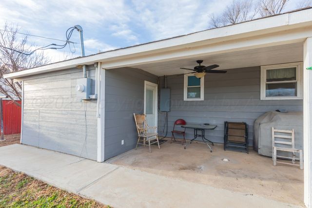 201 S Wall Street, Stratford, TX 79084