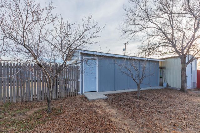 201 S Wall Street, Stratford, TX 79084