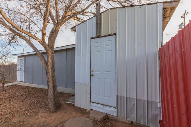 201 S Wall Street, Stratford, TX 79084