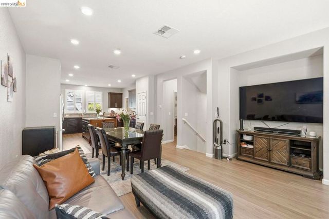 24541 Blossom Acre WAY, Hayward, CA 94544