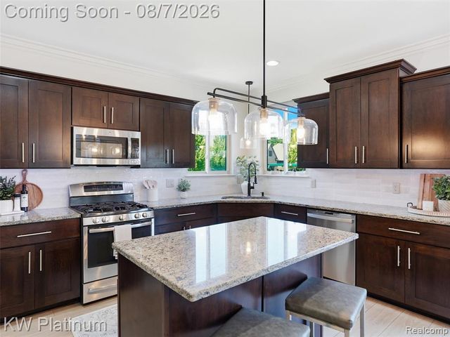 19275 Elkhound Drive, Macomb, MI 48044