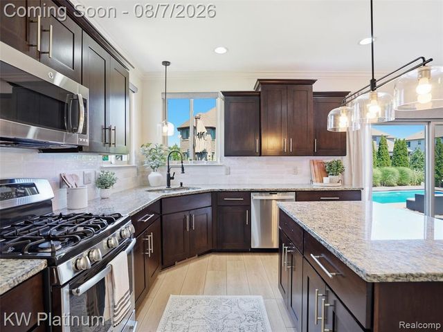 19275 Elkhound Drive, Macomb, MI 48044
