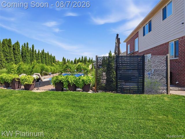 19275 Elkhound Drive, Macomb, MI 48044