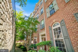 2460 EASTBOURNE DR, Woodbridge, VA 22191