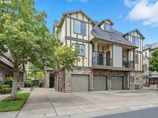 8100 Ne MIRIAM Way, Hillsboro, OR 97006