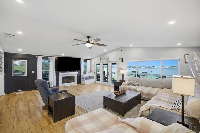 8211 HAYWARD LANE, Port Richey, FL 34668