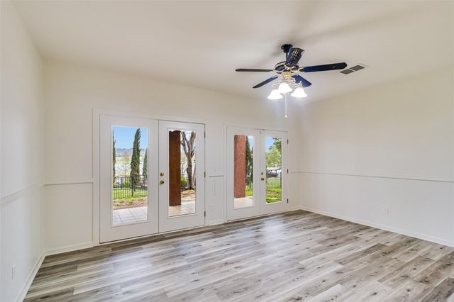 2450 River Oaks DR, Kingsland, TX 78639