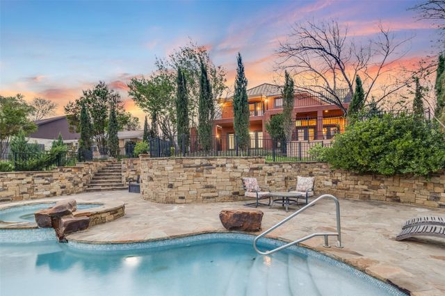 2450 River Oaks DR, Kingsland, TX 78639