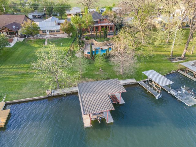 2450 River Oaks DR, Kingsland, TX 78639