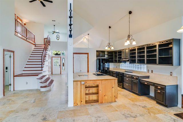 2450 River Oaks DR, Kingsland, TX 78639