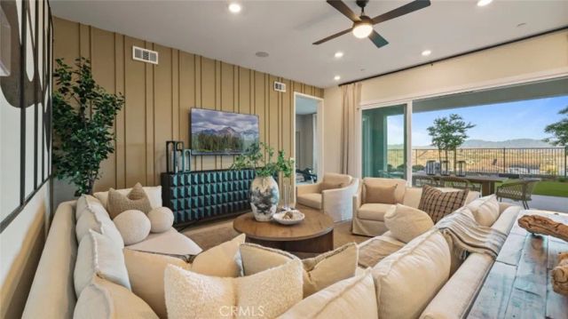 29515 Corte Azulejo, Valencia, CA 91354