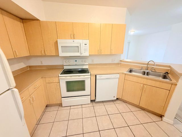 1302 Belmont Lane 1302, North Lauderdale, FL 33068