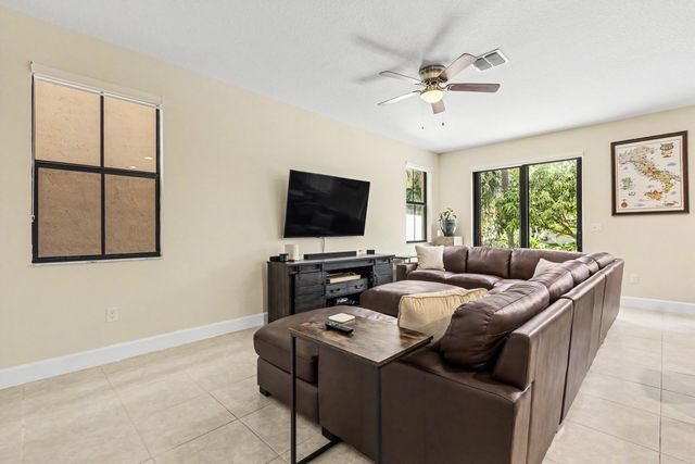4635 NW 59th Street, Tamarac, FL 33319