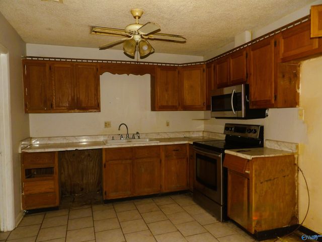 306 Blowing Springs Road, Hartselle, AL 35640