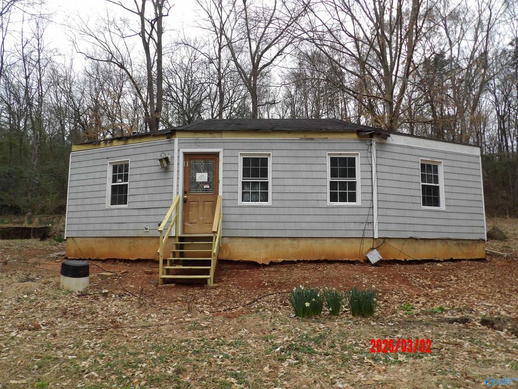 306 Blowing Springs Road, Hartselle, AL 35640