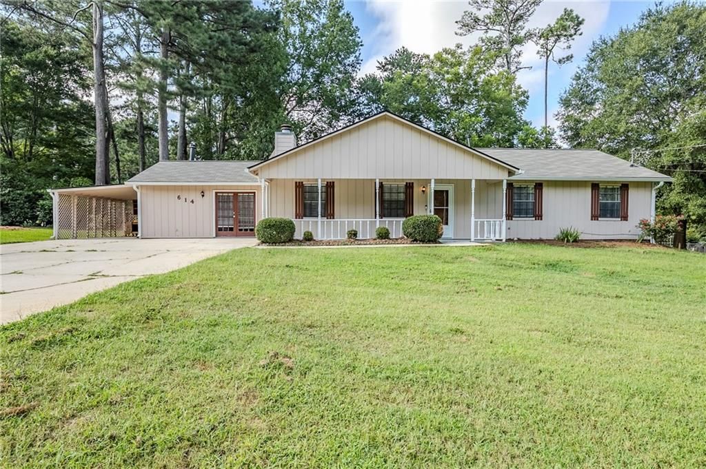 614 Blue Flag Lane, Fairburn, GA 30213