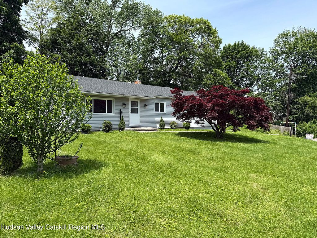 16 Trinity Place, Rhinebeck, NY 12572