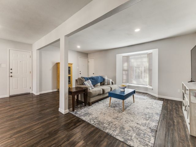 6037 Sandhurst Lane C, Dallas, TX 75206