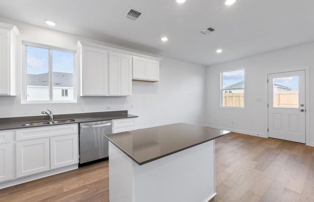 113 Lindheimer LN, San Marcos, TX 78666