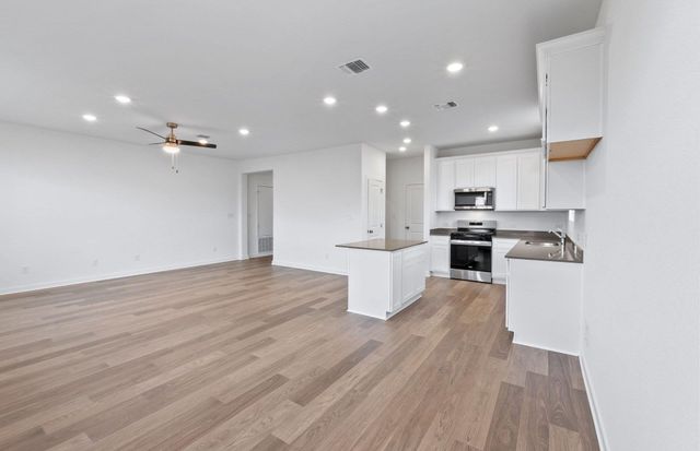 113 Lindheimer LN, San Marcos, TX 78666