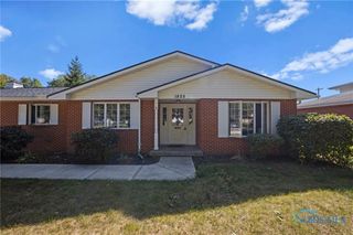1825 Greendale Avenue, Findlay, OH 45840
