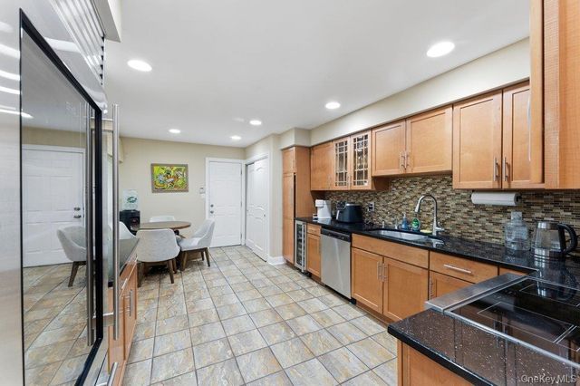 76 Estate Drive, Jericho, NY 11753