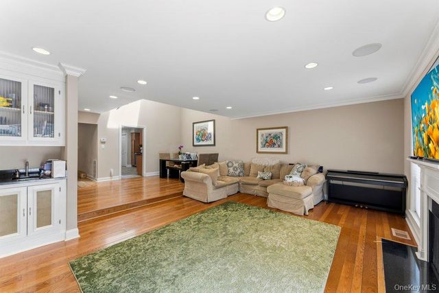 76 Estate Drive, Jericho, NY 11753