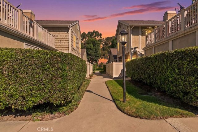4463 Chase Drive 23, Huntington Beach, CA 92649
