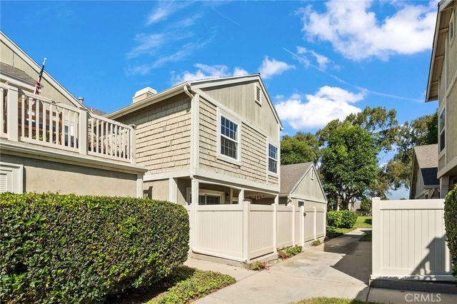 4463 Chase Drive 23, Huntington Beach, CA 92649