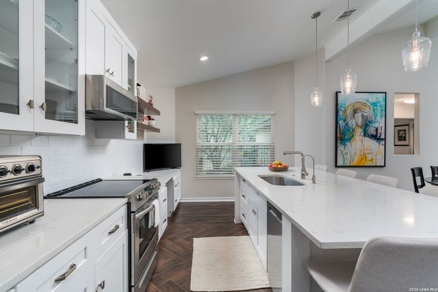 16930 Summer Creek Dr, San Antonio, TX 78248