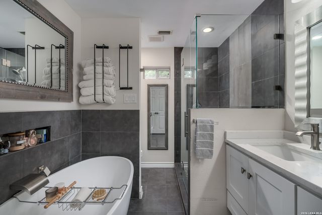 16930 Summer Creek Dr, San Antonio, TX 78248