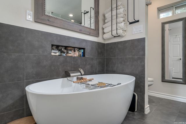 16930 Summer Creek Dr, San Antonio, TX 78248