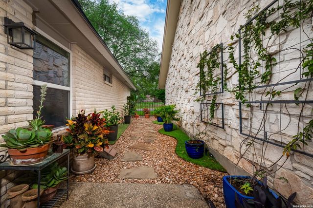 16930 Summer Creek Dr, San Antonio, TX 78248