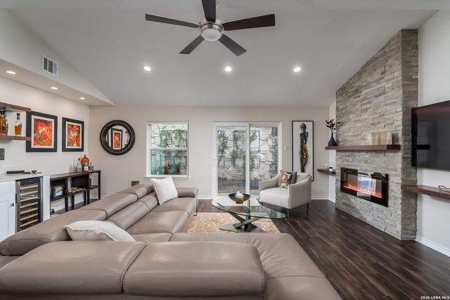 16930 Summer Creek Dr, San Antonio, TX 78248