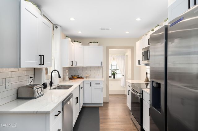 438 West Sullivan Street, Kingsport, TN 37660