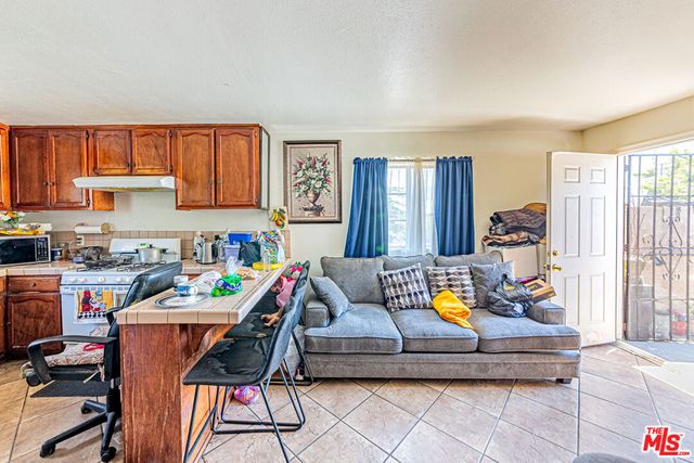 223 E 55th Street, Los Angeles, CA 90011