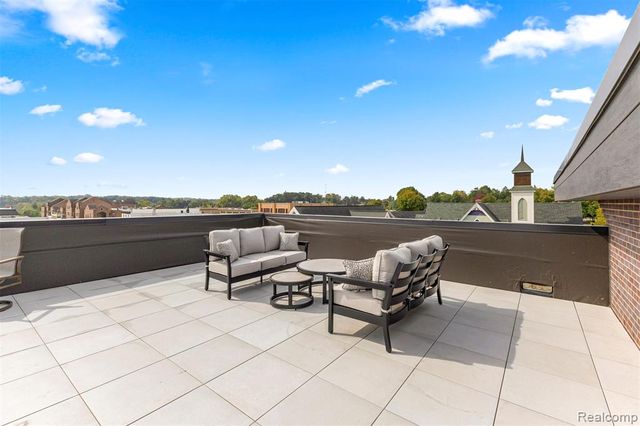 156 N Center Unit 203, Northville, MI 48167