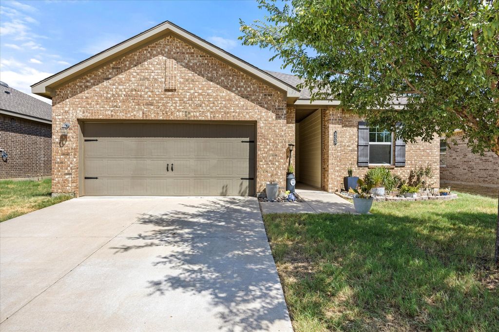 433 Starboard Drive, Crowley, TX 76036 — exterior