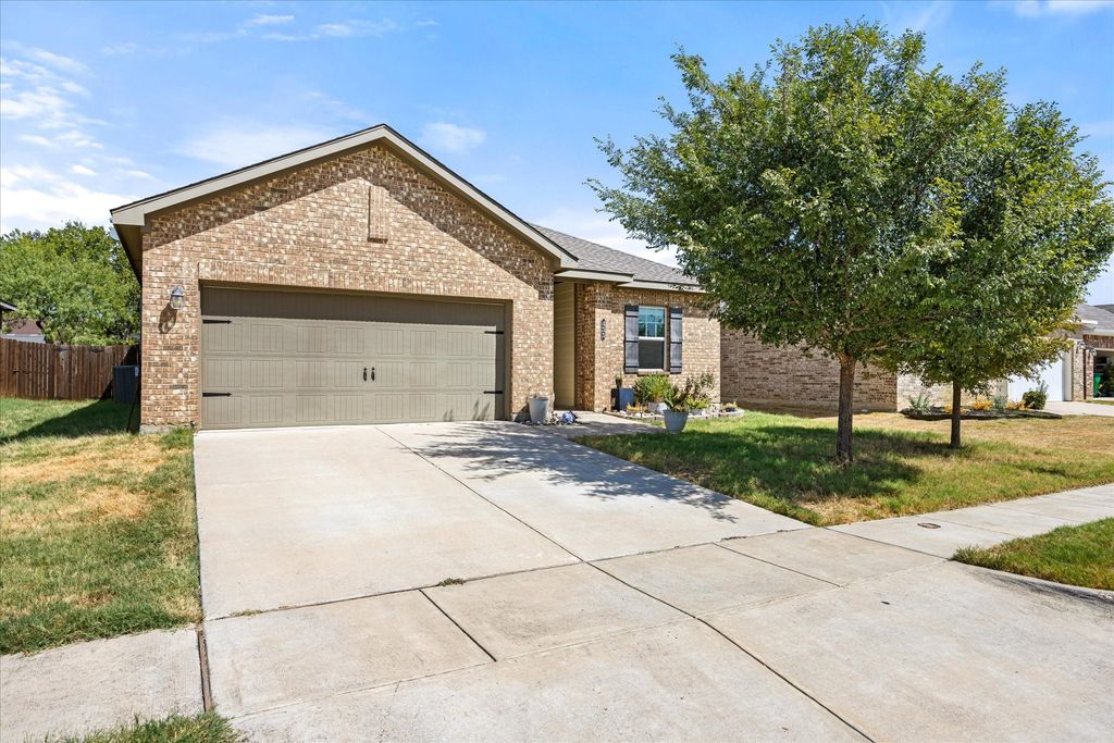 433 Starboard Drive, Crowley, TX 76036 — photo 3