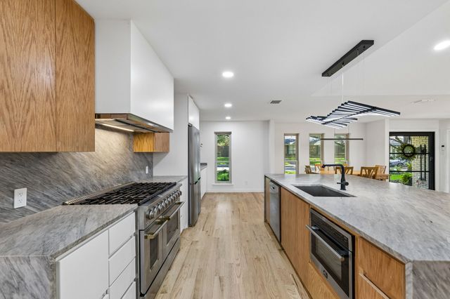 6306 Glennox Lane, Dallas, TX 75214