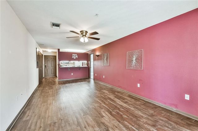 529 Southwest Parkway 203, College Station, TX 77840