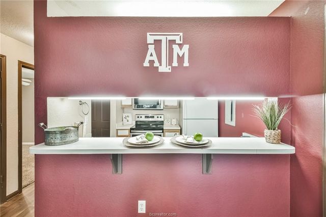 529 Southwest Parkway 203, College Station, TX 77840