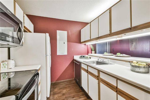 529 Southwest Parkway 203, College Station, TX 77840