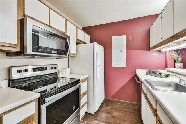 529 Southwest Parkway 203, College Station, TX 77840