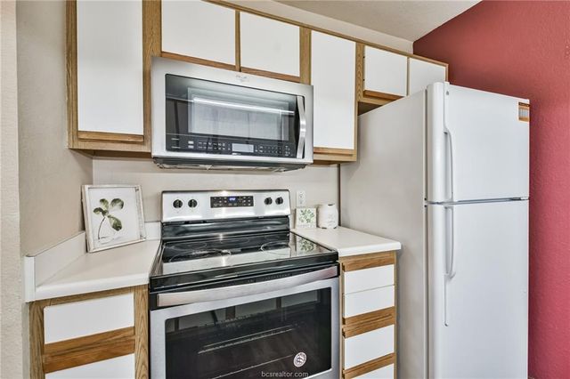 529 Southwest Parkway 203, College Station, TX 77840