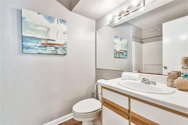 529 Southwest Parkway 203, College Station, TX 77840
