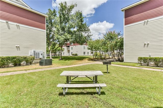 529 Southwest Parkway 203, College Station, TX 77840